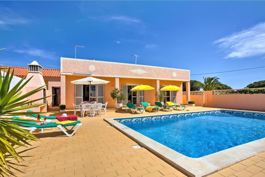 Villa Guita Family House Αλμπουφέιρα Εξωτερικό φωτογραφία