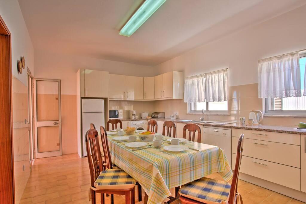 Villa Guita Family House Αλμπουφέιρα Εξωτερικό φωτογραφία