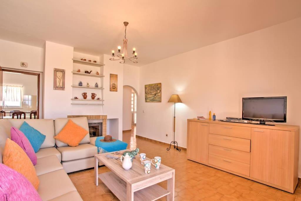 Villa Guita Family House Αλμπουφέιρα Εξωτερικό φωτογραφία