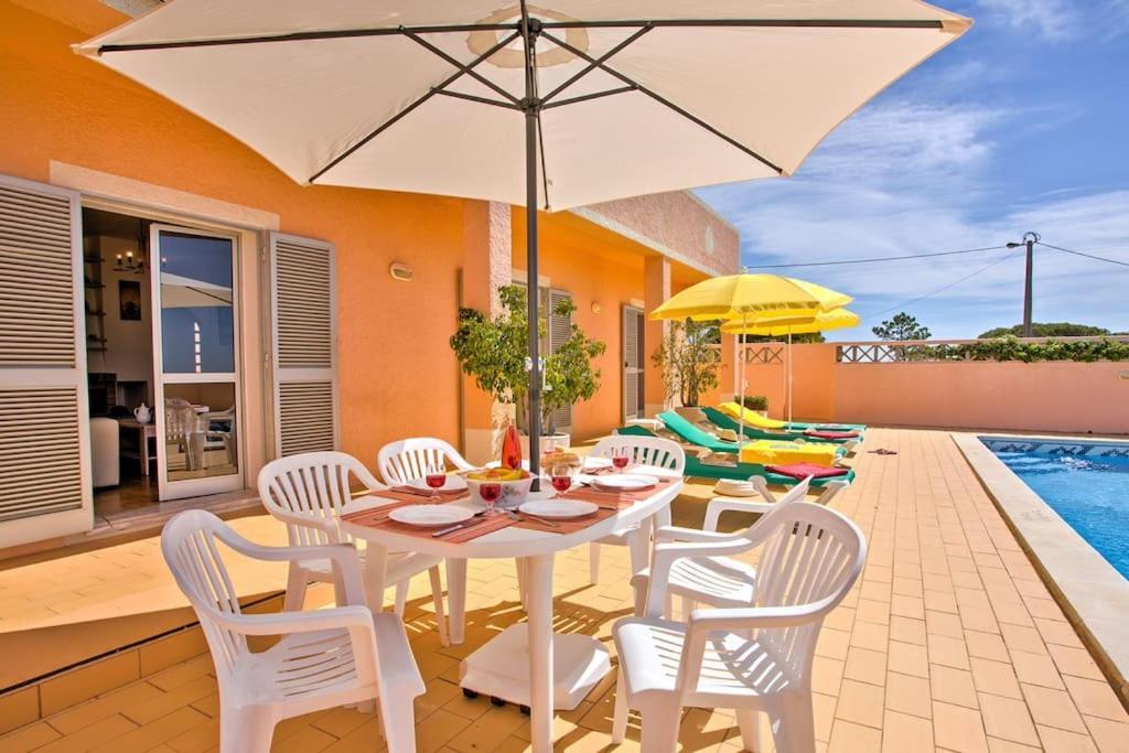 Villa Guita Family House Αλμπουφέιρα Εξωτερικό φωτογραφία