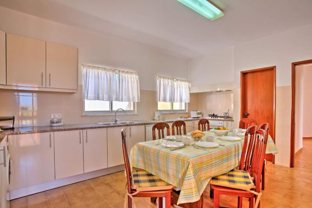 Villa Guita Family House Αλμπουφέιρα Εξωτερικό φωτογραφία